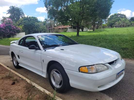 FORD-MUSTANG-1995