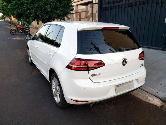 VOLKSWAGEN-GOLF-2014