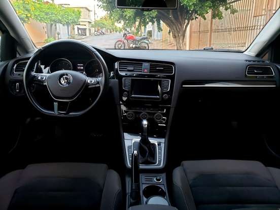 VOLKSWAGEN-GOLF-1.4 TSI HIGHLINE 16V GASOLINA 4P AUTOMÁTICO VOLKSWAGEN-GOLF-2014