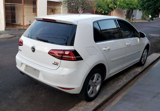 VOLKSWAGEN-GOLF-2014