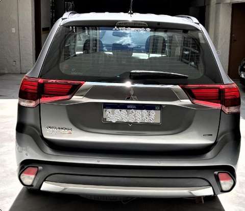 MITSUBISHI-OUTLANDER-2015