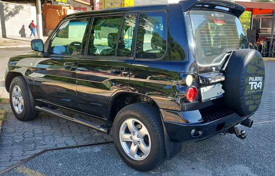 MITSUBISHI-PAJERO TR4-2006