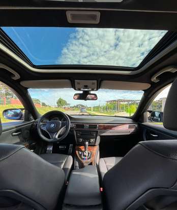 BMW-320i-2008