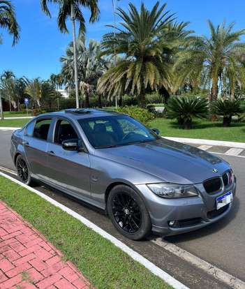 BMW-320i-2008