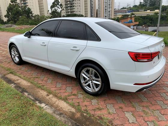 AUDI A4 2.0 TFSI GASOLINA PRESTIGE S TRONIC