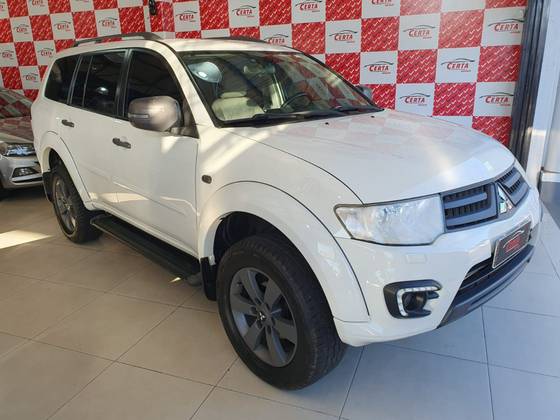 MITSUBISHI PAJERO 3.5 HPE 4X4 7 LUGARES V6 24V FLEX 4P AUTOMÁTICO