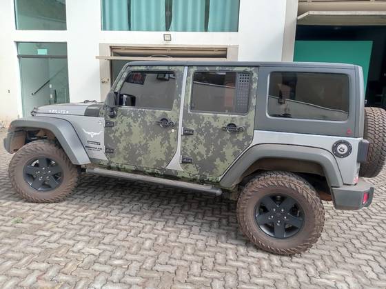 JEEP WRANGLER 3.6 UNLIMITED SPORT 4X4 V6 GASOLINA 4P AUTOMÁTICO