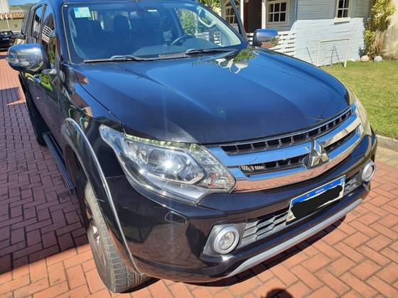 MITSUBISHI L200 TRITON 2.4 16V TURBO DIESEL SPORT HPE-S CD 4P 4X4 AUTOMÁTICO