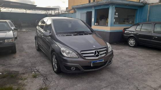 MERCEDES-BENZ B 180 1.7 8V GASOLINA 4P AUTOMÁTICO