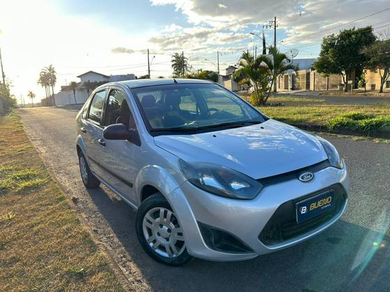 FORD FIESTA 1.6 ROCAM SEDAN 8V FLEX 4P MANUAL