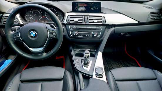 BMW-320i-2016