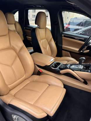 PORSCHE-CAYENNE-2017
