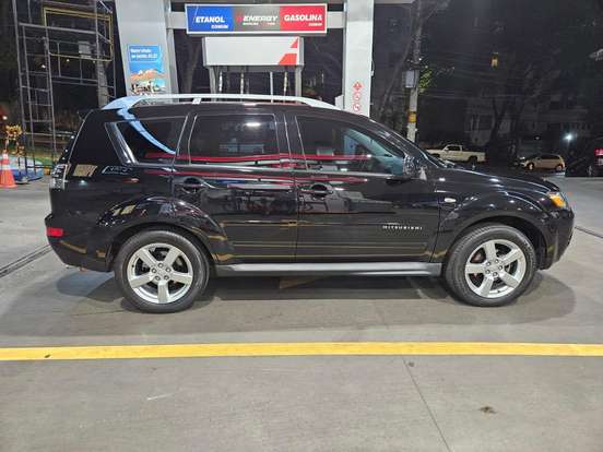 MITSUBISHI-OUTLANDER-2009
