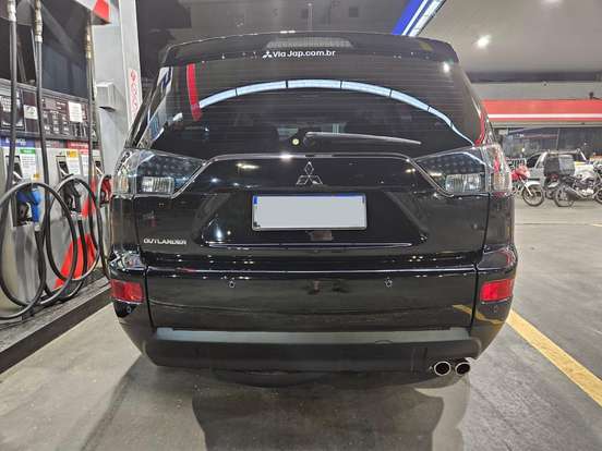 MITSUBISHI-OUTLANDER-2009