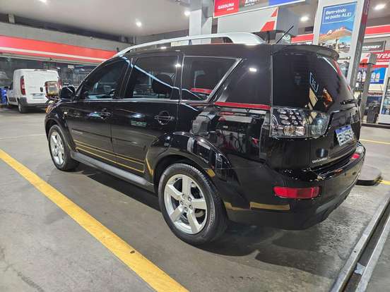 MITSUBISHI-OUTLANDER-3.0 4X4 V6 24V GASOLINA 4P AUTOMÁTICO MITSUBISHI-OUTLANDER-2009