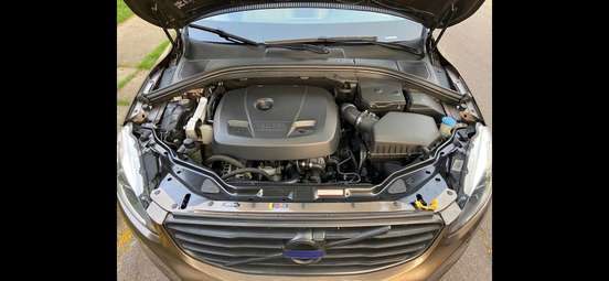 VOLVO-XC60-2015