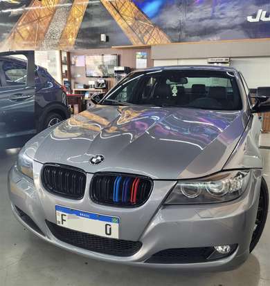 BMW-320i-2008