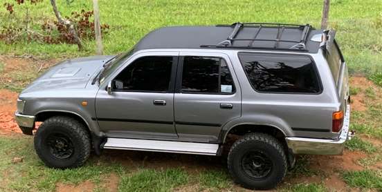 TOYOTA-HILUX SW4-1995