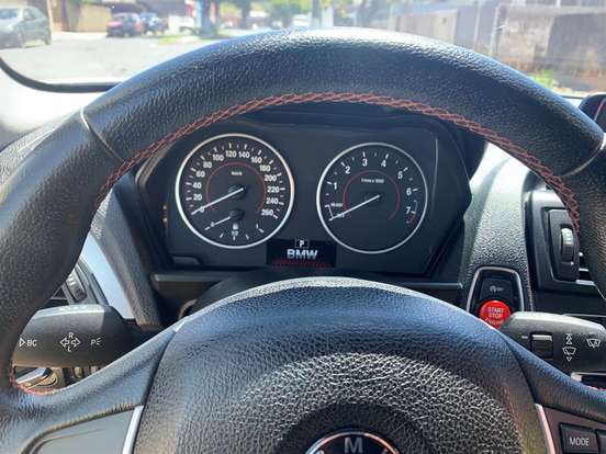BMW-118i-2012