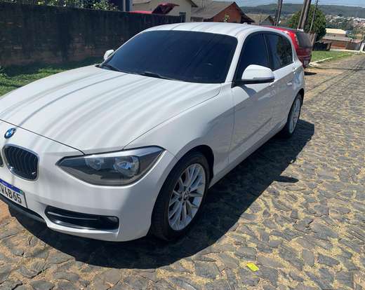 BMW-118i-2012