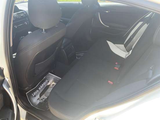 BMW-118i-2012