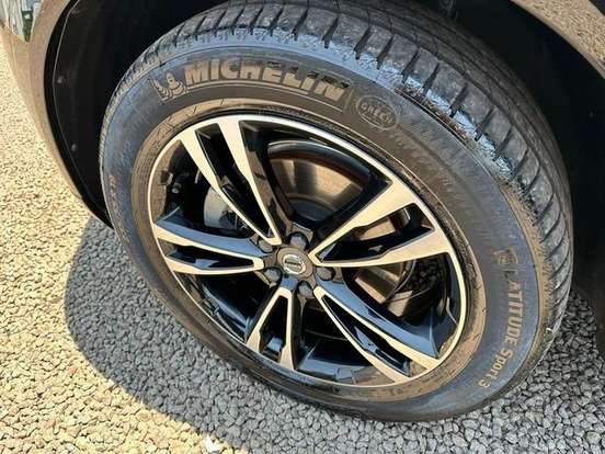 VOLVO-XC60-2019