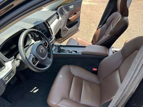 VOLVO-XC60-2019