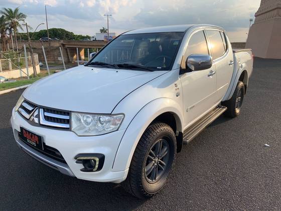 MITSUBISHI L200 TRITON 3.2 HPE 4X4 CD 16V TURBO INTERCOOLER DIESEL 4P AUTOMÁTICO