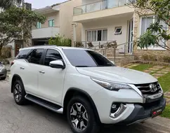 TOYOTA HILUX SW4 2.8 SRX DIAMOND 4X4 7 LUGARES 16V TURBO INTERCOOLER DIESEL 4P AUTOMÁTICO TOYOTA HILUX SW4 2.8 SRX DIAMOND 4X4 7 LUGARES 16V TURBO INTERCOOLER DIESEL 4P AUTOMÁTICO