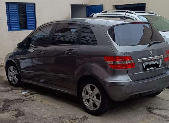 MERCEDES-BENZ-B 180-2009
