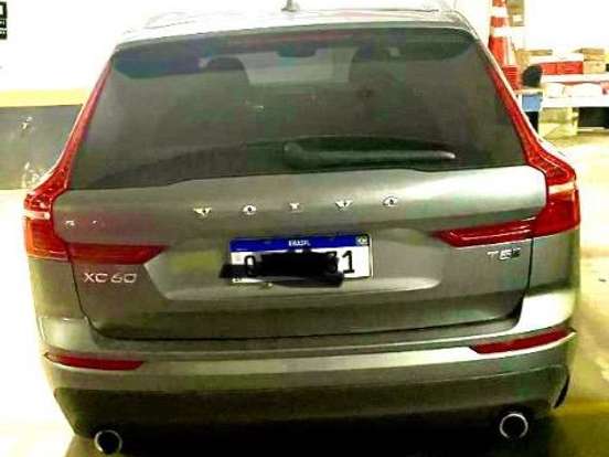 VOLVO-XC60-2.0 T5 GASOLINA MOMENTUM AWD GEARTRONIC VOLVO-XC60-2018