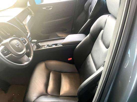 VOLVO-XC60-2.0 T5 GASOLINA MOMENTUM AWD GEARTRONIC VOLVO-XC60-2018