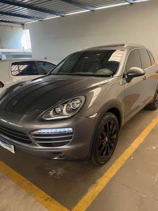 PORSCHE-CAYENNE-2012