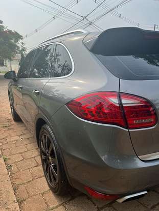 PORSCHE-CAYENNE-2012