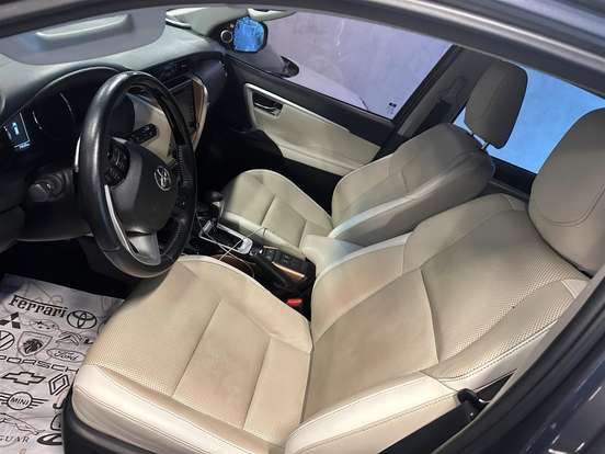 TOYOTA-HILUX SW4-2020