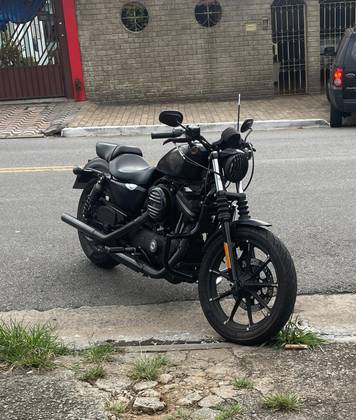 HARLEY-DAVIDSON SPORTSTER XL 883N IRON 