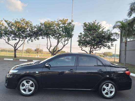 TOYOTA-COROLLA-2012