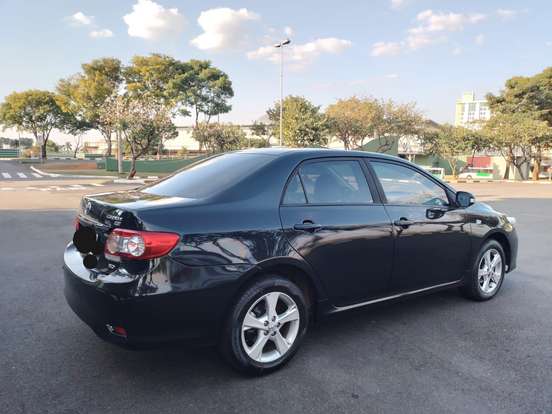TOYOTA-COROLLA-2012