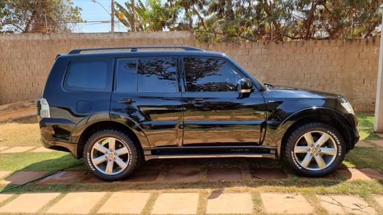 MITSUBISHI PAJERO FULL 3.2 HPE 4X4 16V TURBO INTERCOOLER DIESEL 4P AUTOMÁTICO