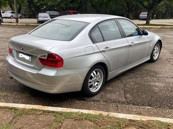 BMW-320i-2.0 16V GASOLINA 4P AUTOMÁTICO BMW-320i-2005