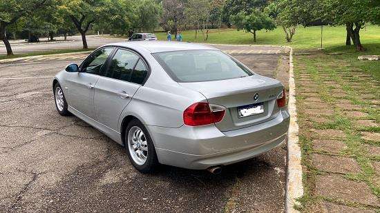 BMW-320i-2005