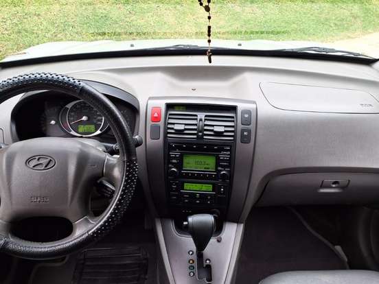 HYUNDAI-TUCSON-2.0 MPFI GLS 16V 143CV 2WD GASOLINA 4P AUTOMÁTICO HYUNDAI-TUCSON-2012