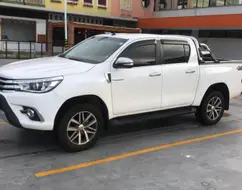 TOYOTA HILUX 2.8 SRX 4X4 CD 16V DIESEL 4P AUTOMÁTICO TOYOTA HILUX 2.8 SRX 4X4 CD 16V DIESEL 4P AUTOMÁTICO