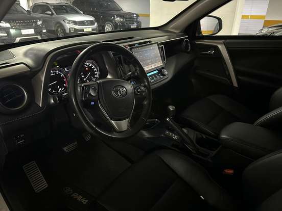 TOYOTA-RAV4-2018
