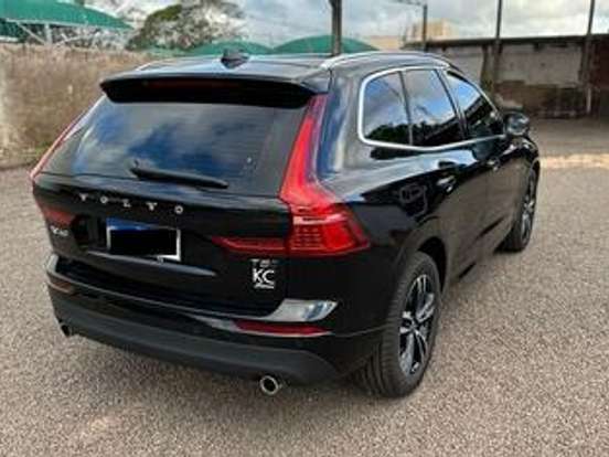 VOLVO-XC60-2.0 T5 GASOLINA MOMENTUM AWD GEARTRONIC VOLVO-XC60-2019