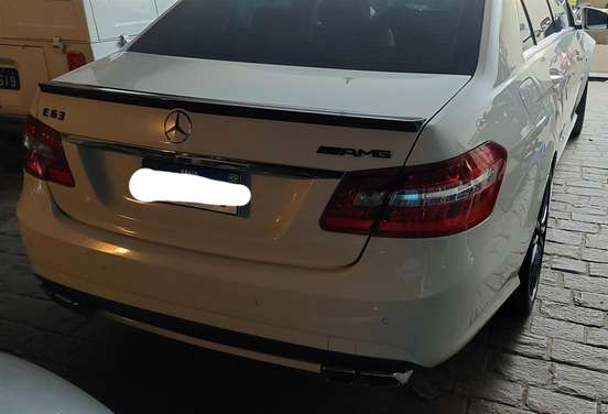 MERCEDES-BENZ-E 63 AMG-5.5 V8 32V BI-TURBO GASOLINA 4P AUTOMÁTICO MERCEDES-BENZ-E 63 AMG-2011