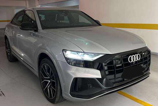 AUDI-Q8-2019