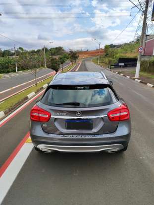 MERCEDES-BENZ-GLA 200-2016