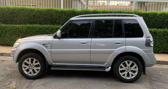MITSUBISHI-PAJERO TR4-2010