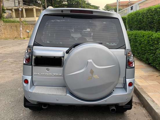 MITSUBISHI-PAJERO TR4-2.0 4X4 16V 140CV FLEX 4P AUTOMÁTICO MITSUBISHI-PAJERO TR4-2010